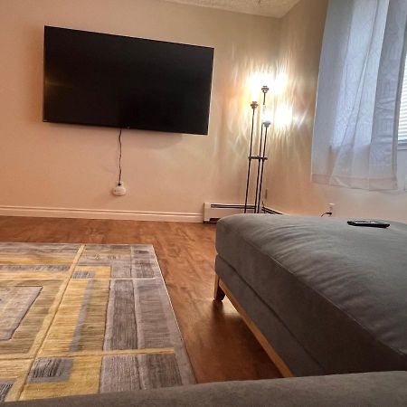 Lovely Two Bedroom, Minutes Away From Downtown แองเคอเรจ ภายนอก รูปภาพ