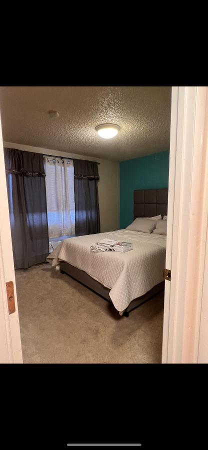 Lovely Two Bedroom, Minutes Away From Downtown แองเคอเรจ ภายนอก รูปภาพ