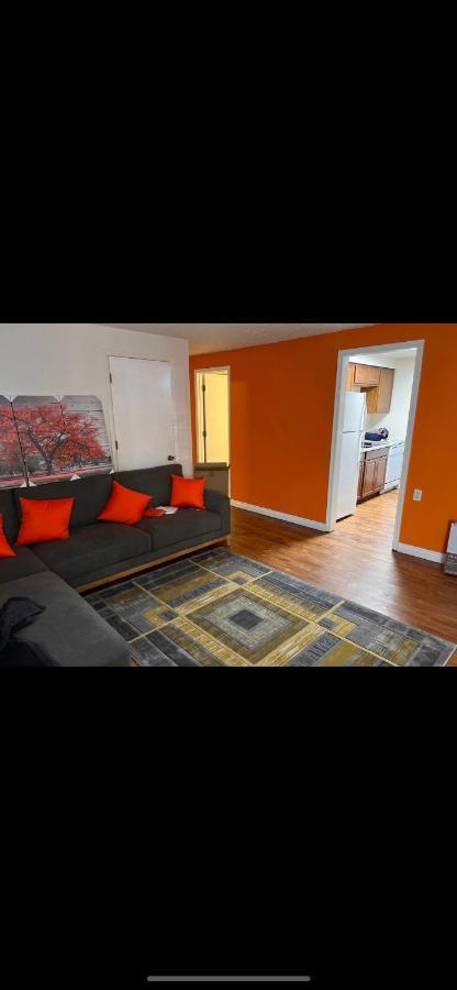 Lovely Two Bedroom, Minutes Away From Downtown แองเคอเรจ ภายนอก รูปภาพ
